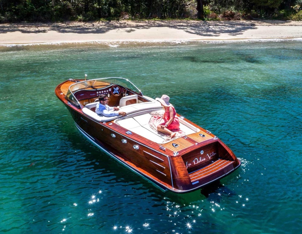 La Dolce Vita anchored off a Sydney beach